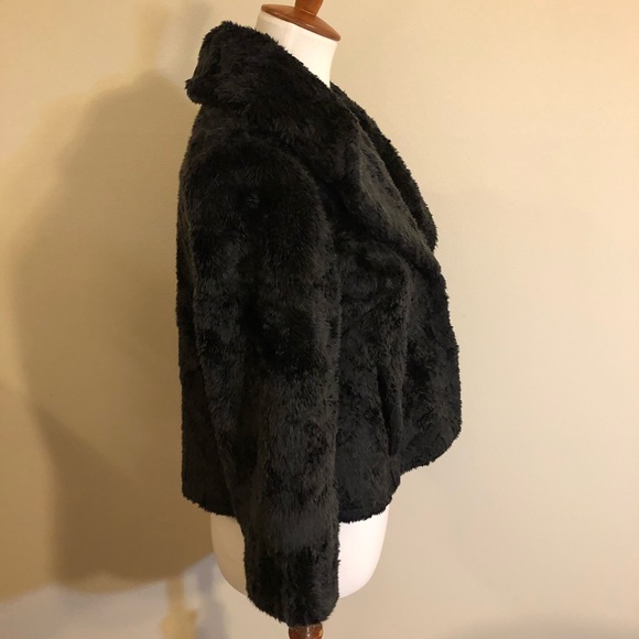 White House Black Market Cropped Faux Fur Coat - Picture 6 of 8